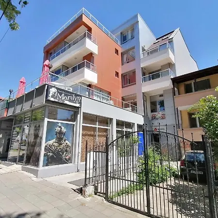 на брега на морето - сарафово Burgas City
