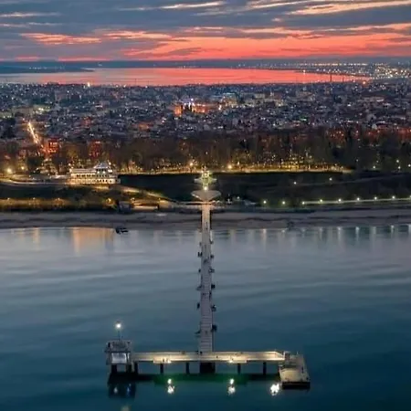 Appartement на брега на морето - сарафово *